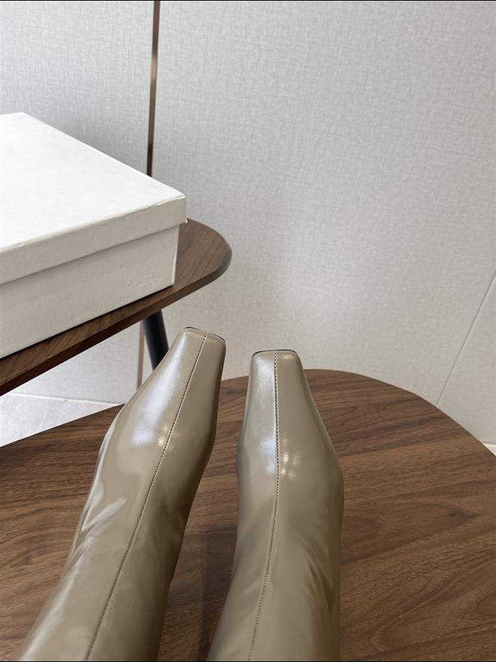 2025112817449650 480